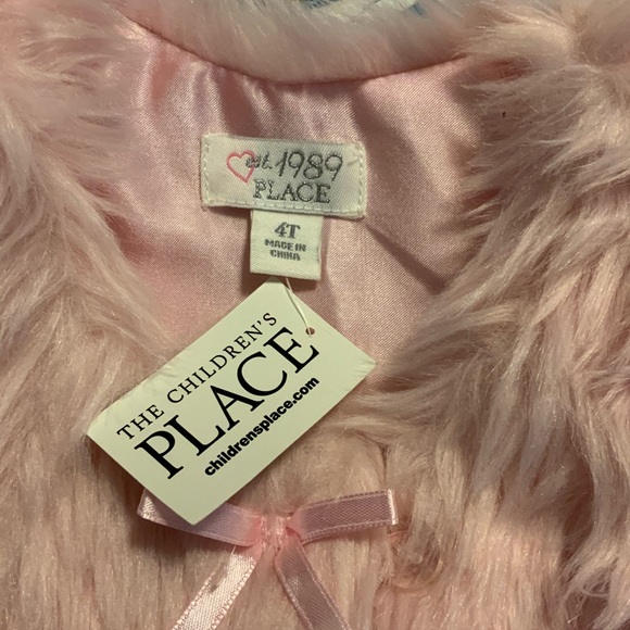 The Children’s Place Pink Fuzzy Vest NWT Sz 4T - Picture 2 of 4